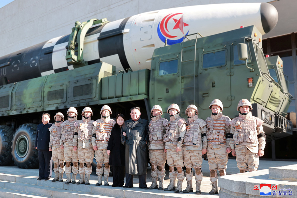 Phương tiện phóng tên lửa được phong tặng anh hùng ở Triều Tiên - Ảnh 3.