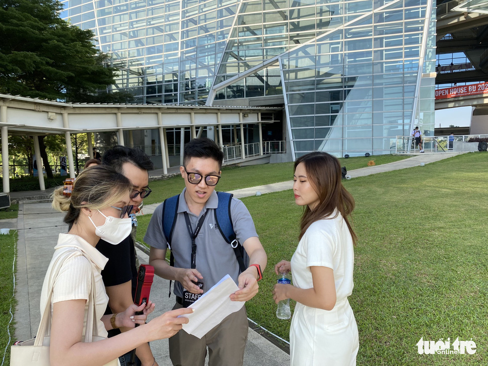 Phóng viên Tuổi Trẻ đi Thái Lan quay chương trình Khám phá trường học - Ảnh 4.