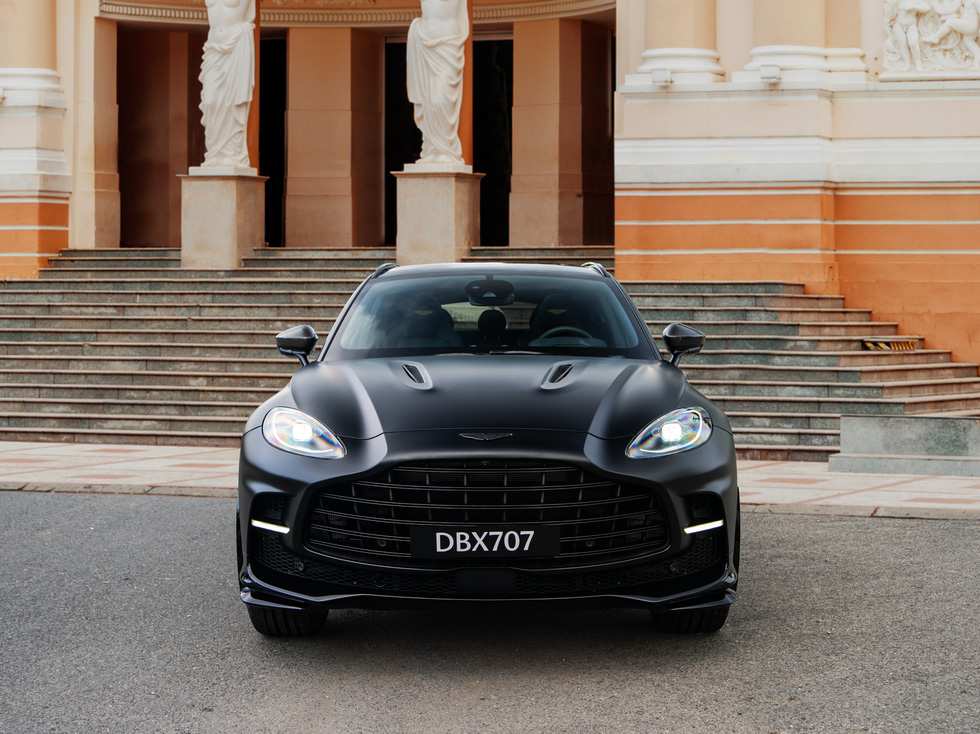 Aston Martin DBX707 giá hơn 21,8 tỉ đồng của ông Đặng Lê Nguyên Vũ về Việt Nam - Ảnh 1.
