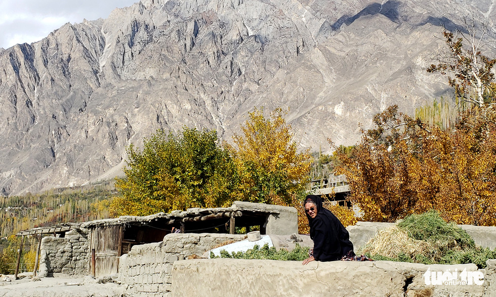 Vượt ‘kỳ quan thứ 8’ đến thung lũng sắc màu ở Pakistan - Ảnh 8.