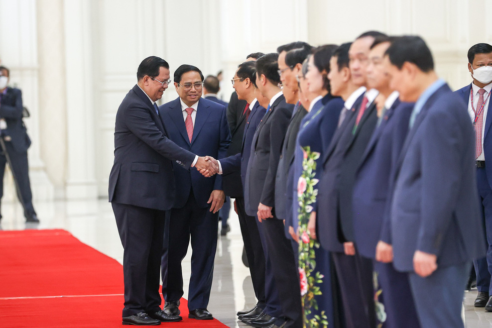 Lễ đón chính thức Thủ tướng Phạm Minh Chính sau lễ dâng hoa tưởng niệm - Ảnh 6.