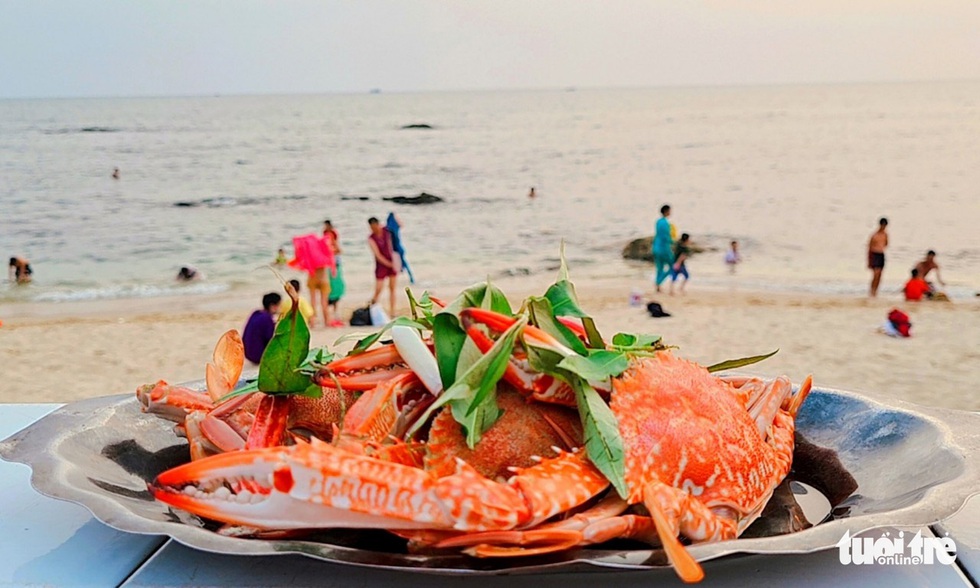 Mùa ghẹ nghịch ở Phú Quốc, đánh lưới bao nhiêu cũng không đủ bán - Ảnh 2. Mùa ghẹ nghịch ở Phú Quốc, đánh lưới bao nhiêu cũng không đủ bán - Ảnh 2.