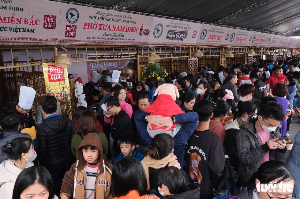 Gala Ngày của phở: Gần 100 gian hàng phục vụ hết công suất - Ảnh 23.