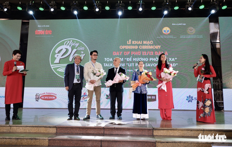 Gala Ngày của phở: Gần 100 gian hàng phục vụ hết công suất - Ảnh 26.