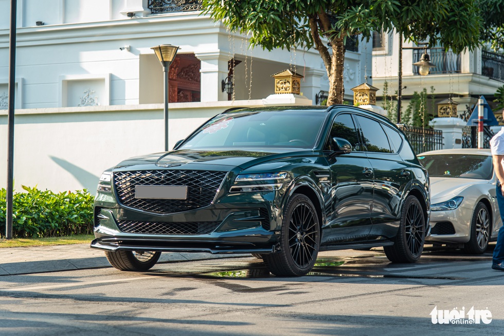 Dàn xe khủng diễu hành tại Hà Nội: Khoảng 20 chiếc Genesis cùng đoàn với Rolls-Royce, Bentley - Ảnh 6. Dàn xe khủng diễu hành tại Hà Nội: Khoảng 20 chiếc Genesis cùng đoàn với Rolls-Royce, Bentley - Ảnh 6.