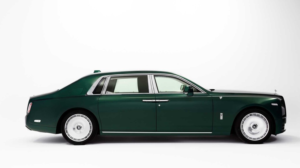 Rolls-Royce khoe 6 xe độc bản mới đại gia Trung Đông: Mỗi xe một kiểu nguyên tố - Ảnh 4. Rolls-Royce khoe 6 xe độc bản mới đại gia Trung Đông: Mỗi xe một kiểu nguyên tố - Ảnh 4.
