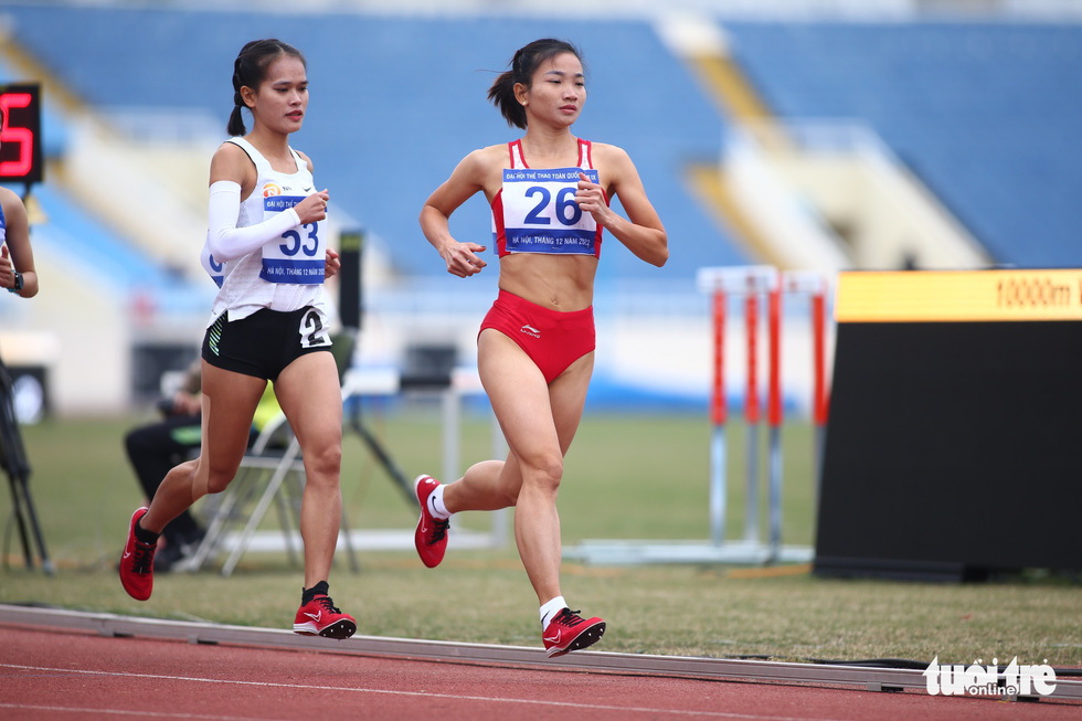 Nguyễn Thị Oanh giành huy chương vàng, xô đổ kỷ lục nội dung chạy 10.000m - Ảnh 3.