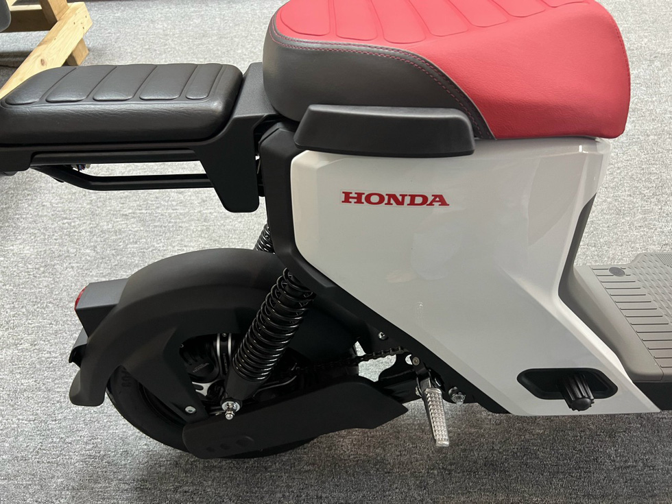 Xe máy điện Honda U-Be giá 29 triệu tại Việt Nam, tầm hoạt động 80km mỗi lần sạc - Ảnh 5.