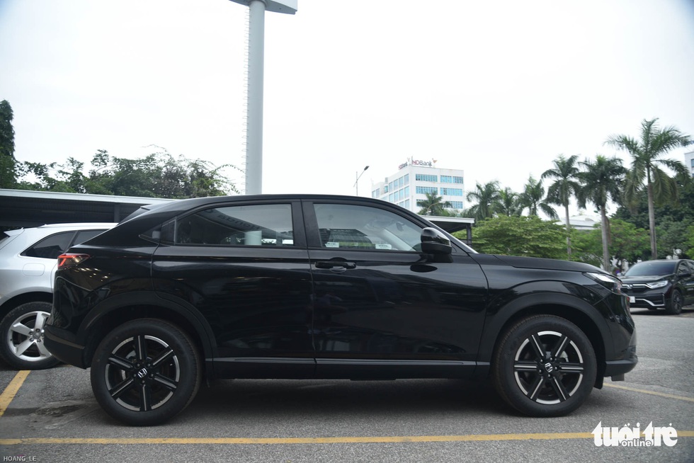 Chi tiết Honda HR-V G giá 699 triệu đồng: Ghế nỉ, động cơ không turbo nhưng đủ tính năng an toàn - Ảnh 3. Chi tiết Honda HR-V G giá 699 triệu đồng: Ghế nỉ, động cơ không turbo nhưng đủ tính năng an toàn - Ảnh 3.