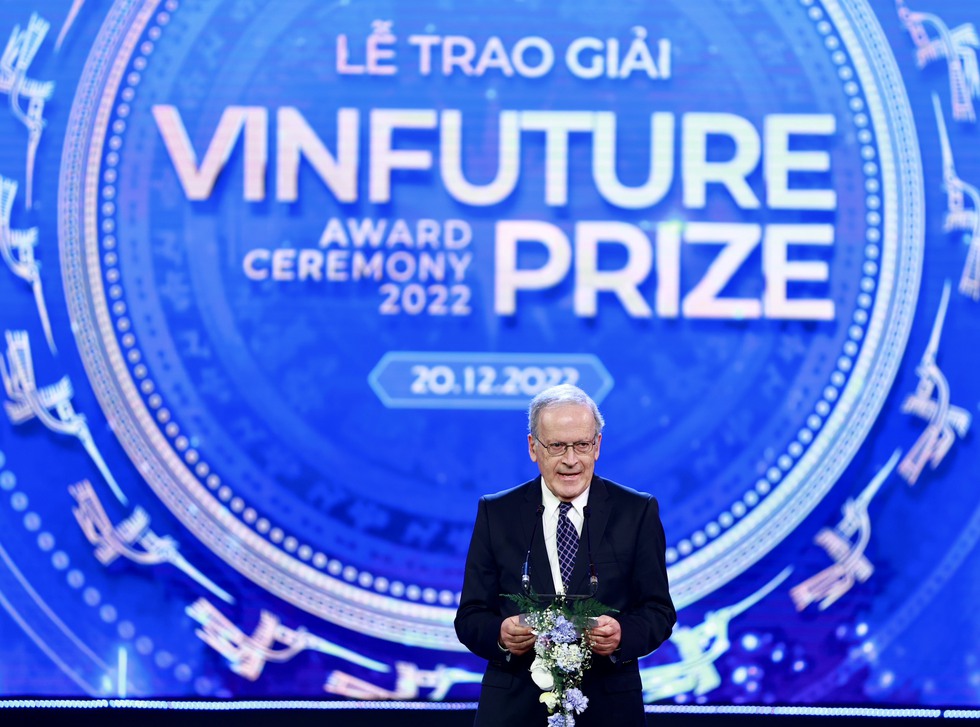 Các huyền thoại Internet thắng Giải thưởng 3 triệu USD của VinFuture 2022 - Ảnh 4.