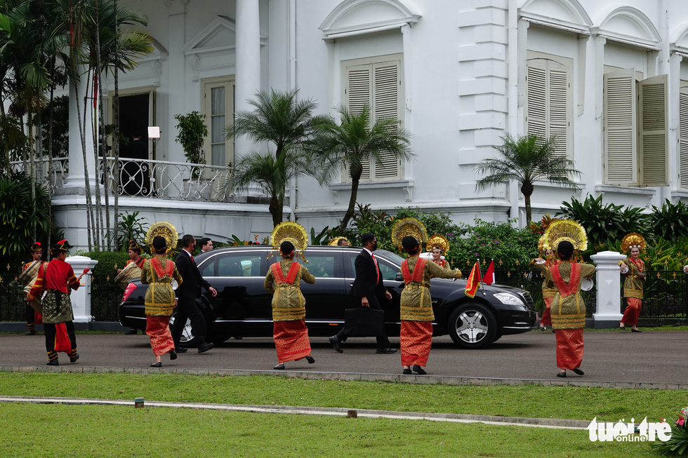 Indonesia bắn 21 phát đại bác chào đón Chủ tịch nước Nguyễn Xuân Phúc - Ảnh 6.