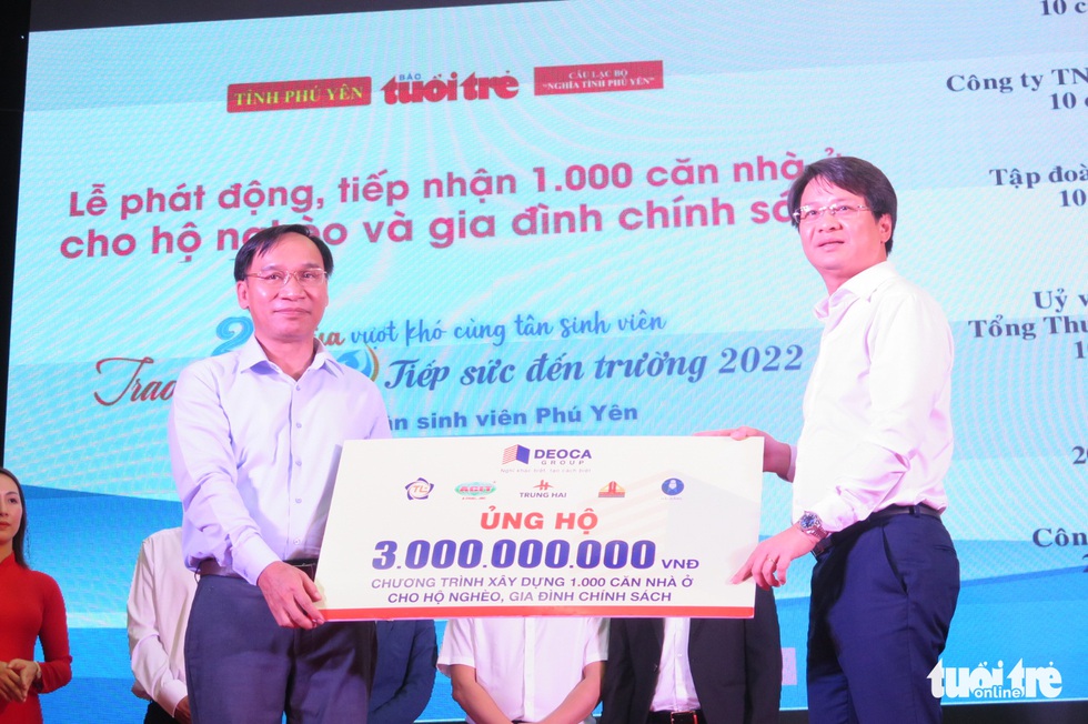 Niềm vui nhân đôi trong lễ trao học bổng ‘Tiếp sức đến trường’ tại Phú Yên - Ảnh 16. Niềm vui nhân đôi trong lễ trao học bổng ‘Tiếp sức đến trường’ tại Phú Yên - Ảnh 16.