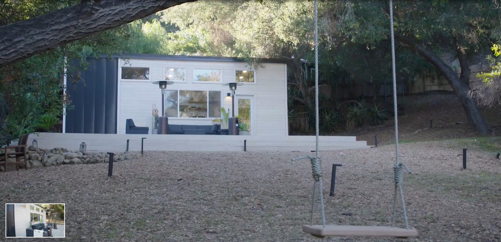 Ngôi nhà nhỏ siêu tiện ích có tầm nhìn đẹp như tranh vẽ trên núi - Ảnh 2.