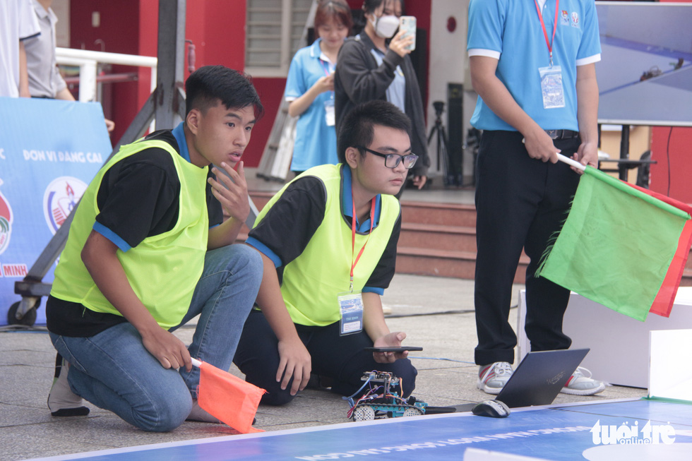 Kịch tính đến giây cuối cùng vòng chung kết cuộc thi sáng tạo robot dành cho học sinh THPT - Ảnh 7.