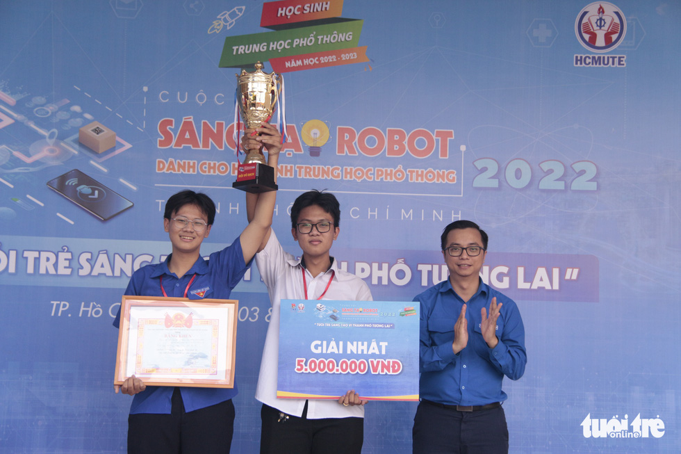 Kịch tính đến giây cuối cùng vòng chung kết cuộc thi sáng tạo robot dành cho học sinh THPT - Ảnh 3.