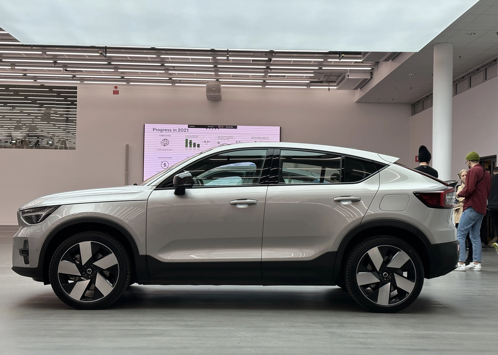 Volvo C40 Recharge 2023 sắp bán tại Việt Nam: Chạy 420 km/lần sạc - Ảnh 8.