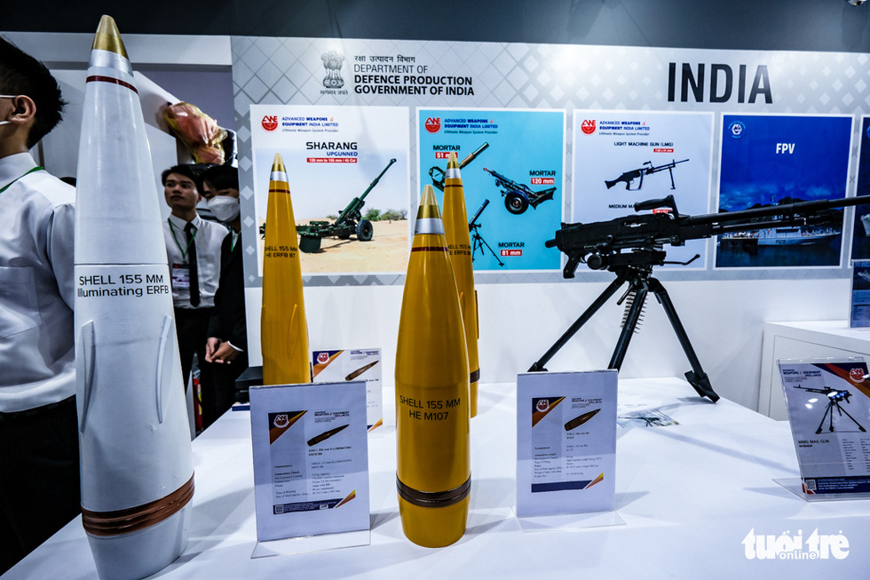 Close-up of modern military weapons at the Vietnam International Defense Exhibition 2022 - Photo 14.