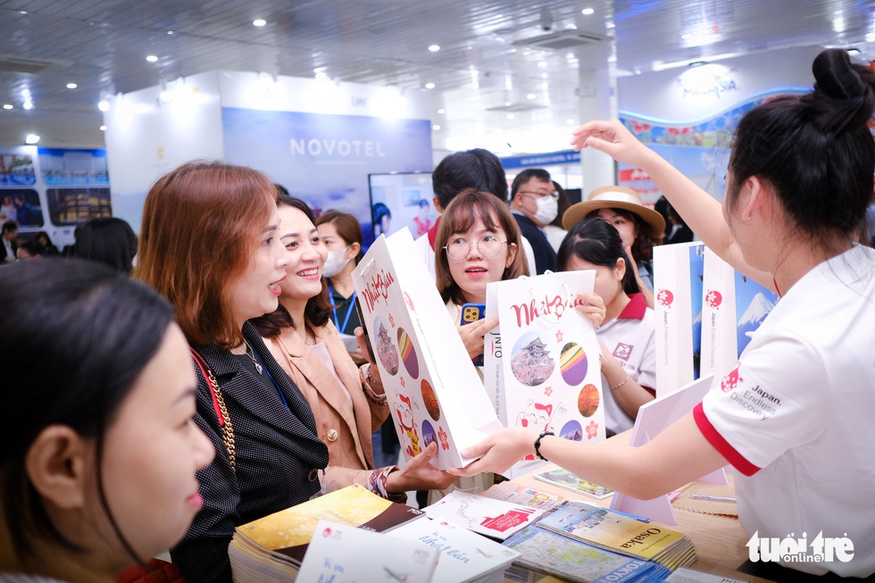 Năm 2022 ngành du lịch phục vụ gần 100 triệu khách nội địa - Ảnh 3. Năm 2022 ngành du lịch phục vụ gần 100 triệu khách nội địa - Ảnh 3.