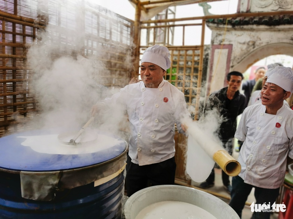 Người con quê phở từ mọi miền hội ngộ về Nam Định, mở hội nấu phở - Ảnh 1. Người con quê phở từ mọi miền hội ngộ về Nam Định, mở hội nấu phở - Ảnh 1.