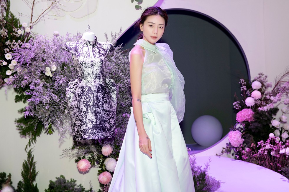 Xem - nghe cuối tuần: Lý Hùng, Thu Hà hội ngộ sau 30 năm, Ca sĩ mặt nạ trở lại - Ảnh 4. Xem - nghe cuối tuần: Lý Hùng, Thu Hà hội ngộ sau 30 năm, Ca sĩ mặt nạ trở lại - Ảnh 4.