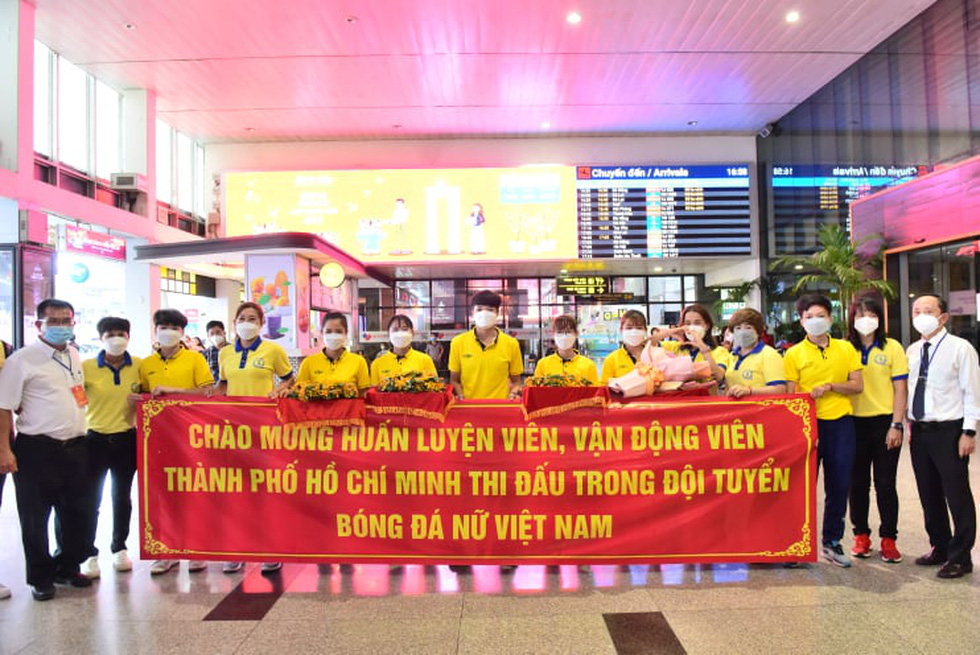 Lãnh đạo TP.HCM đang gặp gỡ các nữ tuyển thủ Việt Nam - Ảnh 13.