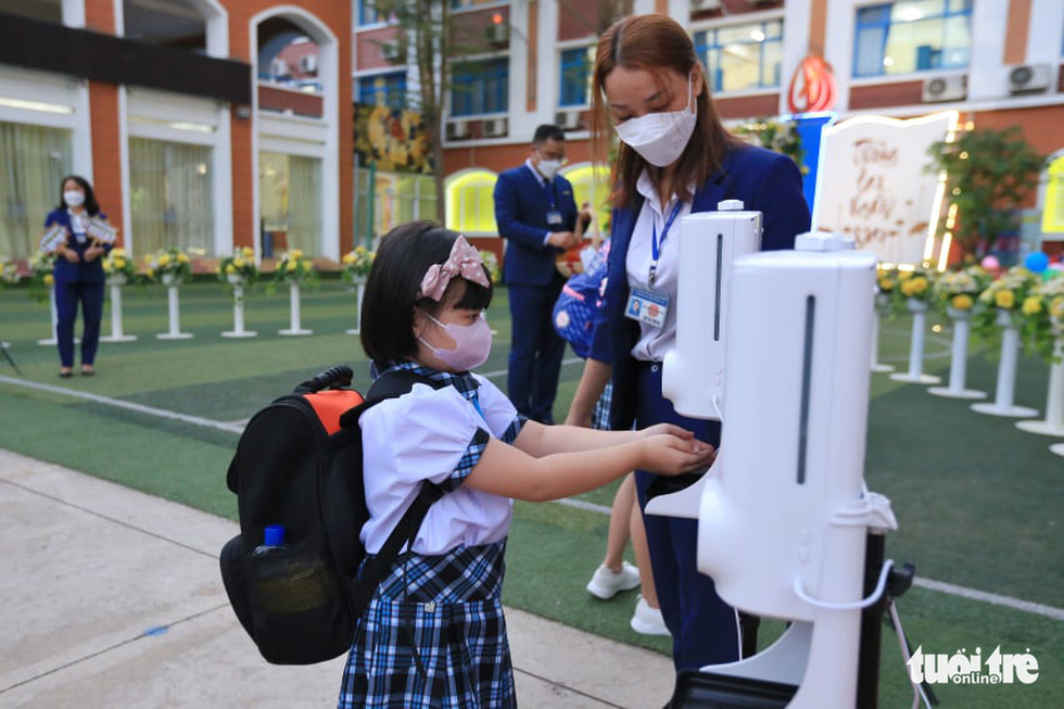 Sáng nay 14-2, hơn 1 triệu học sinh mầm non, tiểu học TP.HCM trở lại trường - Ảnh 9.