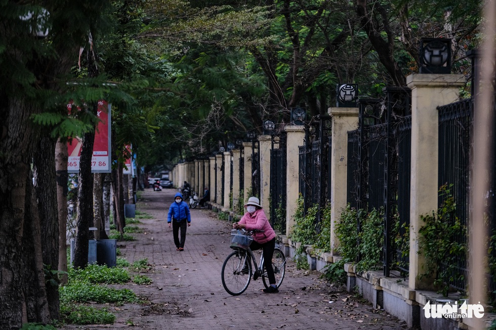 ‘Mở toang’ công viên rộng nhất Hà Nội thế nào cho hợp lý? - Ảnh 1. ‘Mở toang’ công viên rộng nhất Hà Nội thế nào cho hợp lý? - Ảnh 1.