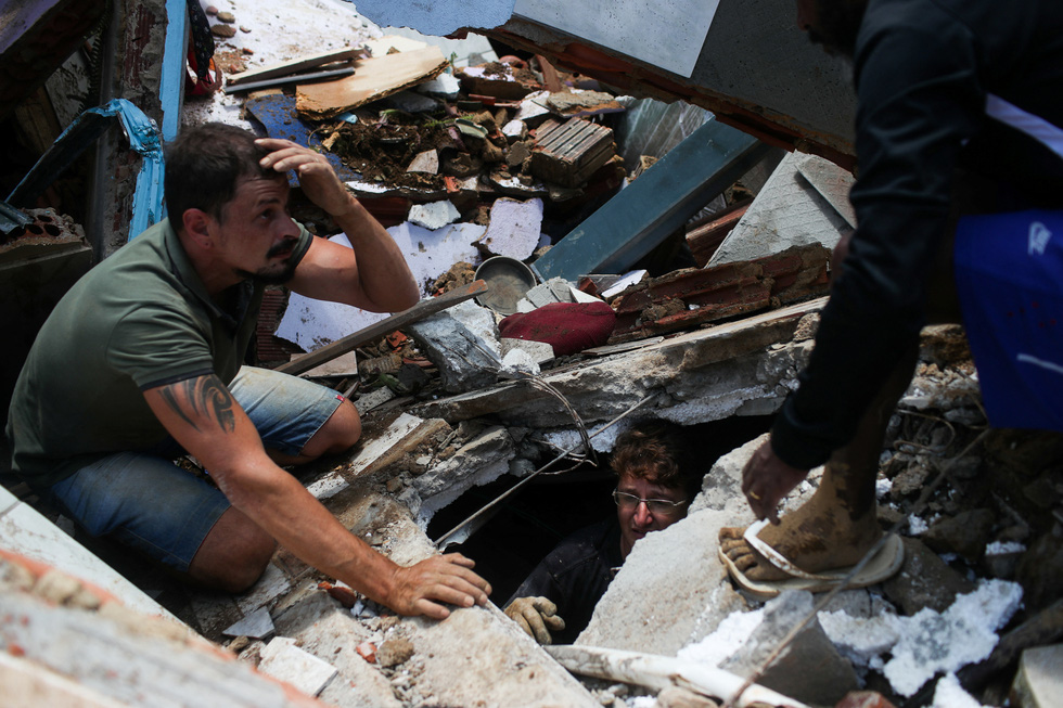 Ít nhất 38 người thiệt mạng vì mưa lớn gây lũ tại Brazil - Ảnh 4.