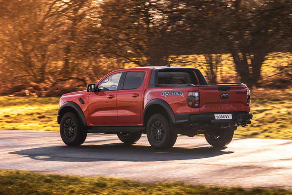 Ford Ranger Raptor 2023 ra mắt: Siêu bán tải cho người chịu chơi - Ảnh 5. Ford Ranger Raptor 2023 ra mắt: Siêu bán tải cho người chịu chơi - Ảnh 5.