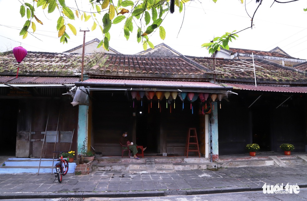 Đi thuyền trên sông Hoài, ngắm phổ cổ Hội An thơ mộng ngày đầu xuân - Ảnh 10. Đi thuyền trên sông Hoài, ngắm phổ cổ Hội An thơ mộng ngày đầu xuân - Ảnh 10.