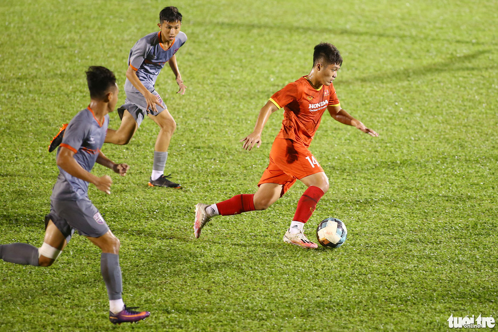 U23 Việt Nam có bài học quý giá sau trận thắng U19 Bình Dương - Ảnh 5.