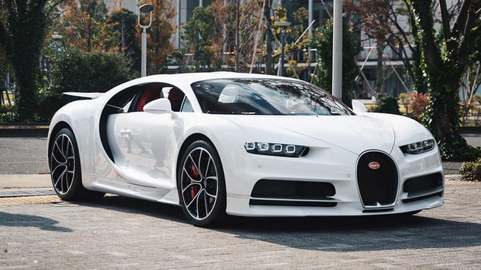 Bugatti Chiron tự chế của nhóm bạn Quảng Ninh lột xác, xếp cạnh Kia Cerato cho thấy kích thước thật - Ảnh 2.