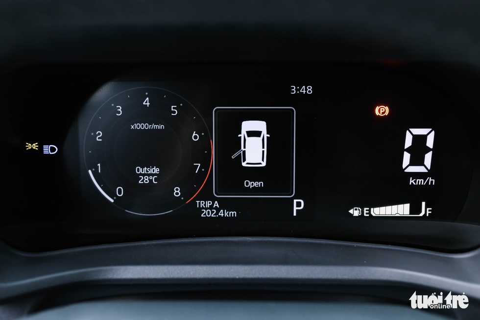 Ảnh thực tế Veloz Cross - MPV an toàn nhất của Toyota Việt Nam, thay Innova đấu Xpander - Ảnh 10. Ảnh thực tế Veloz Cross - MPV an toàn nhất của Toyota Việt Nam, thay Innova đấu Xpander - Ảnh 10.