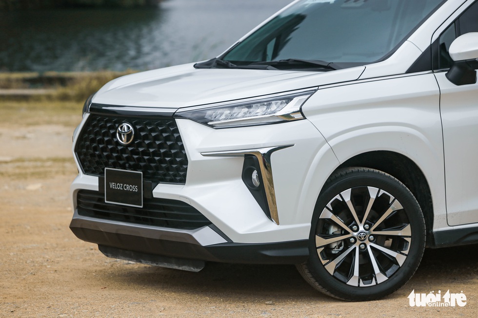 Ảnh thực tế Veloz Cross - MPV an toàn nhất của Toyota Việt Nam, thay Innova đấu Xpander - Ảnh 4. Ảnh thực tế Veloz Cross - MPV an toàn nhất của Toyota Việt Nam, thay Innova đấu Xpander - Ảnh 4.