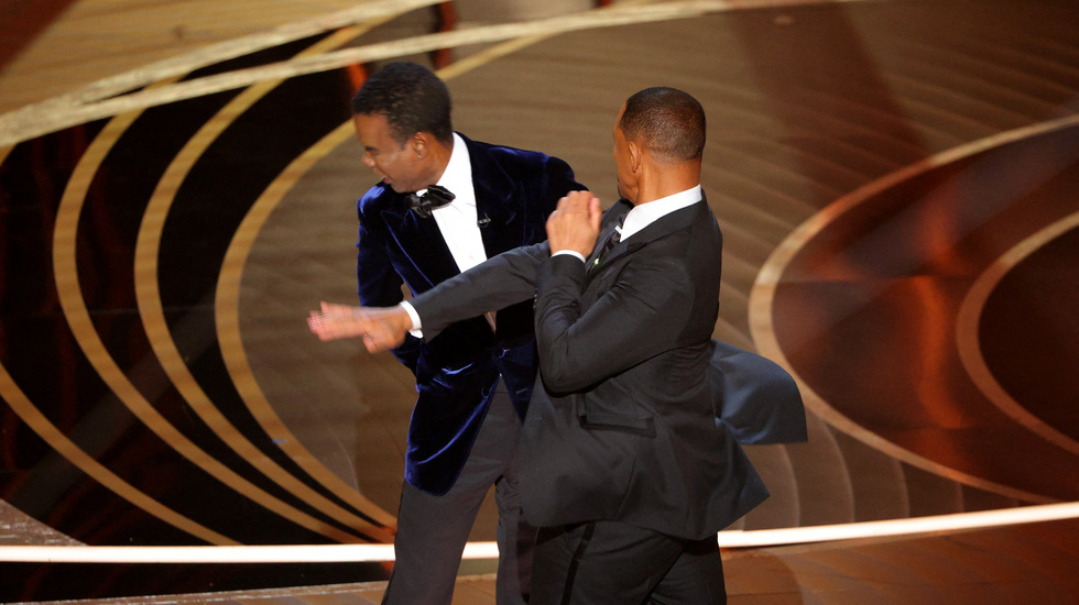 Trực tiếp trao giải Oscar 94: Will Smith choảng Chris Rock rồi quay lại sân khấu nhận tượng vàng - Ảnh 8.