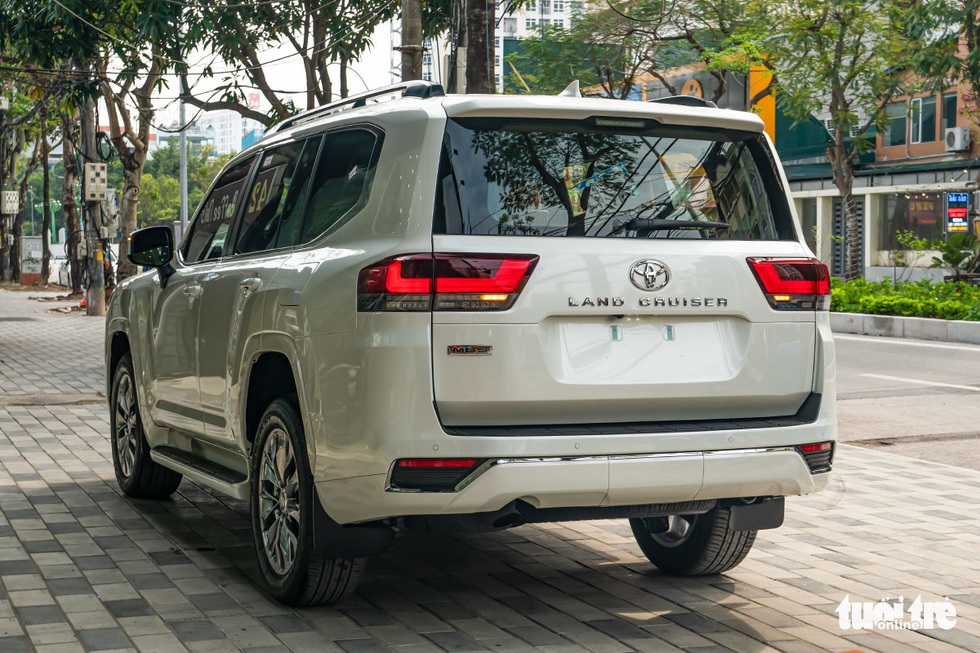 Chi tiết Toyota Land Cruiser MBS 2022 đầu tiên về Việt Nam: Nội thất đúng chất Chủ tịch - Ảnh 7. Chi tiết Toyota Land Cruiser MBS 2022 đầu tiên về Việt Nam: Nội thất đúng chất Chủ tịch - Ảnh 7.