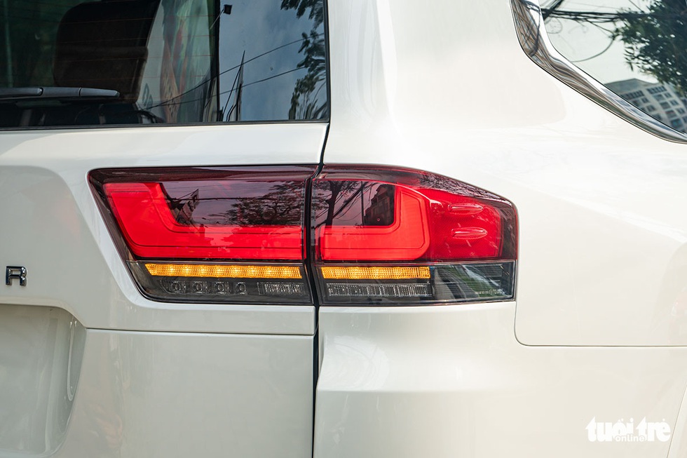 Chi tiết Toyota Land Cruiser MBS 2022 đầu tiên về Việt Nam: Nội thất đúng chất Chủ tịch - Ảnh 8. Chi tiết Toyota Land Cruiser MBS 2022 đầu tiên về Việt Nam: Nội thất đúng chất Chủ tịch - Ảnh 8.