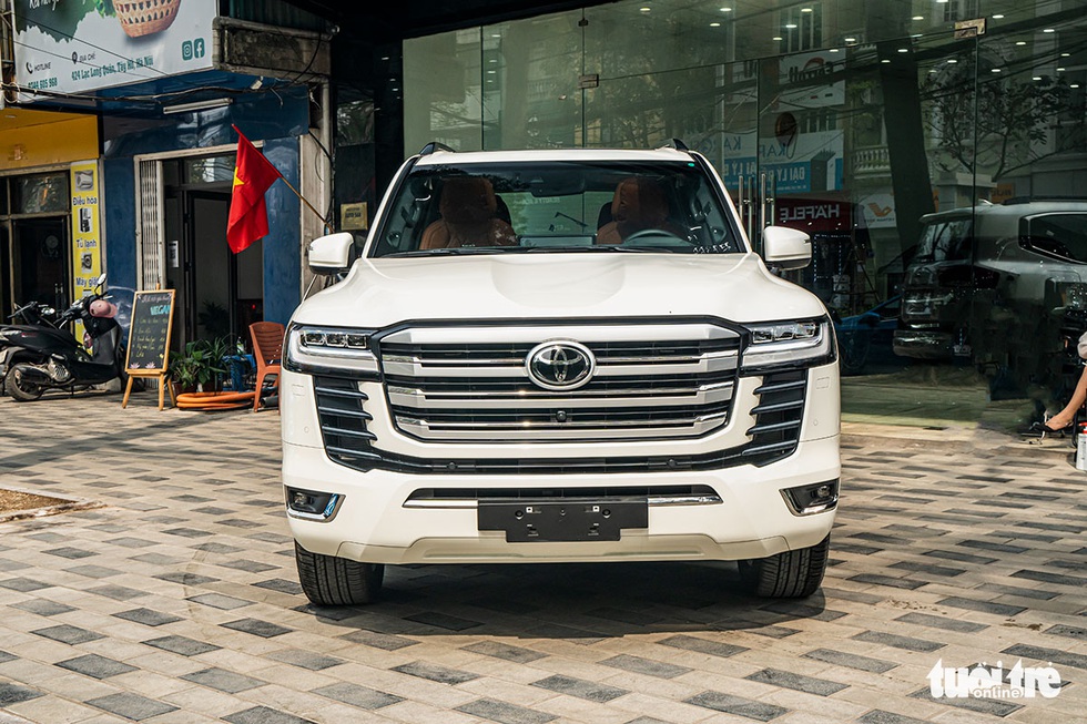 Chi tiết Toyota Land Cruiser MBS 2022 đầu tiên về Việt Nam: Nội thất đúng chất Chủ tịch - Ảnh 1. Chi tiết Toyota Land Cruiser MBS 2022 đầu tiên về Việt Nam: Nội thất đúng chất Chủ tịch - Ảnh 1.