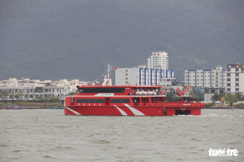 Tuyến vận tải biển kết nối Đà Nẵng - Lý Sơn chỉ hơn 2 giờ - Ảnh 1.