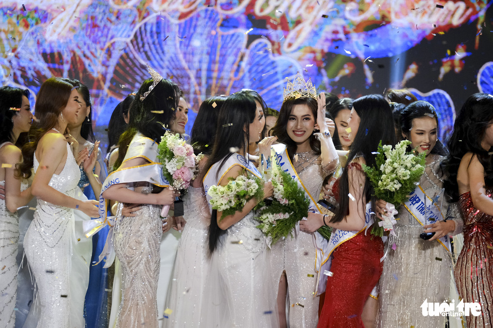 Sinh viên Trường đại học Kinh tế giành vương miện Hoa hậu Du lịch Đà Nẵng - Ảnh 4.