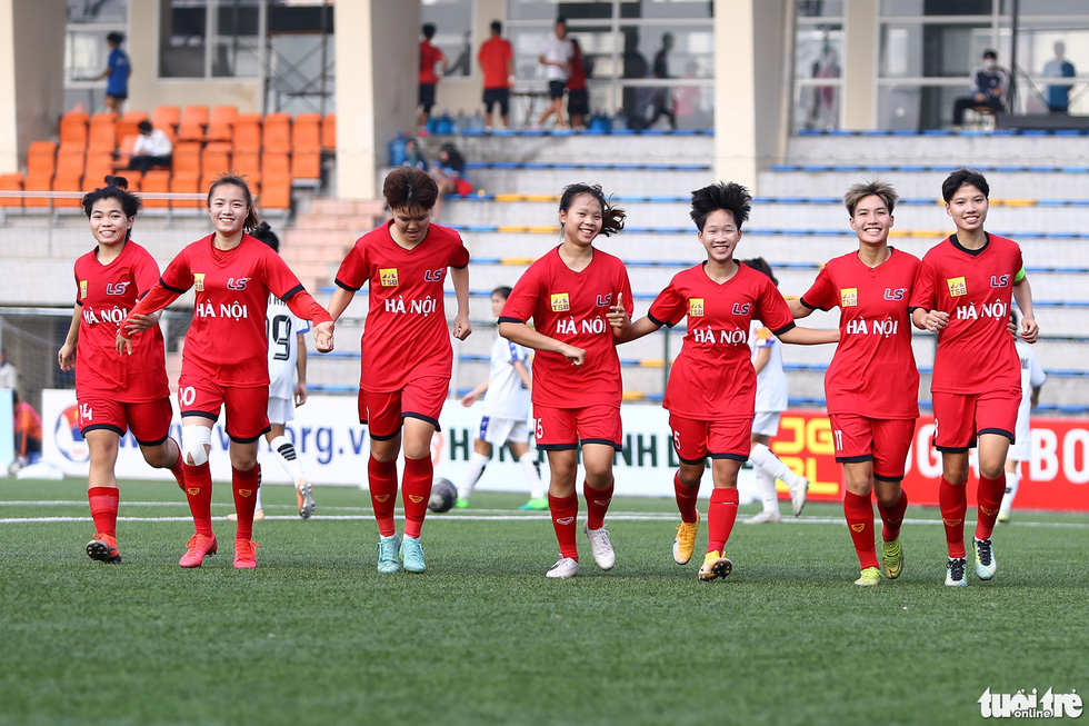 U19 nữ Hà Nội thâu tóm danh hiệu Giải U19 nữ quốc gia 2022 - Ảnh 1.