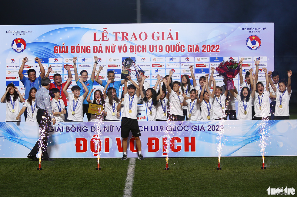 U19 nữ Hà Nội thâu tóm danh hiệu Giải U19 nữ quốc gia 2022 - Ảnh 6.