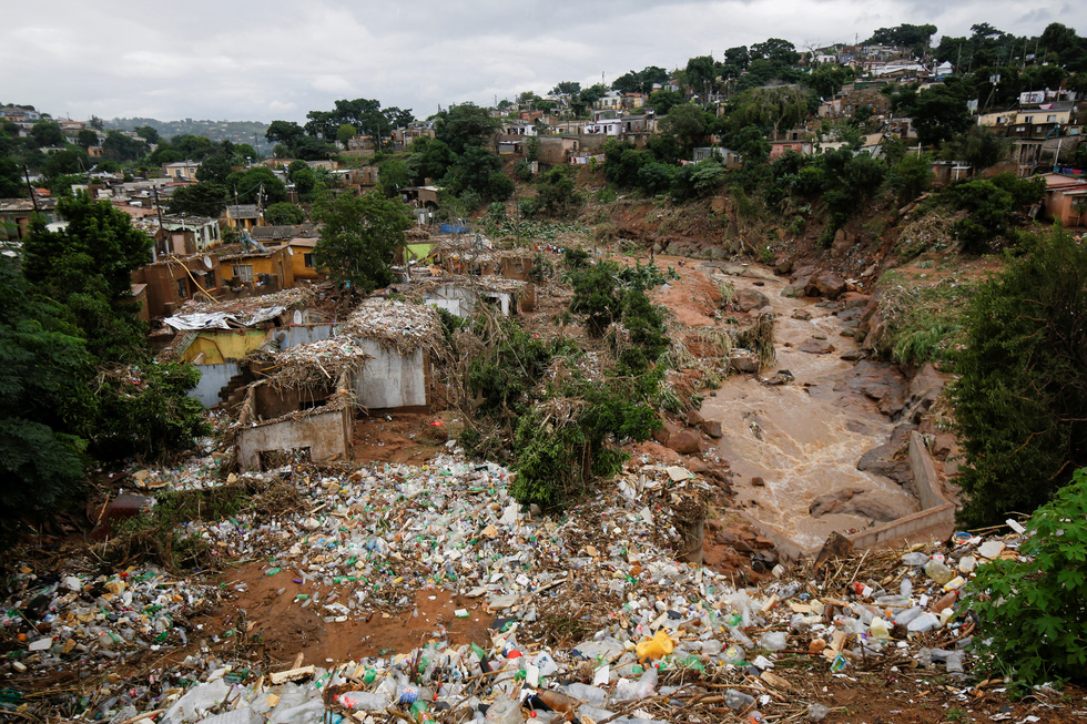 Terrible floods and landslides in South Africa: 306 people died - Photo 4.