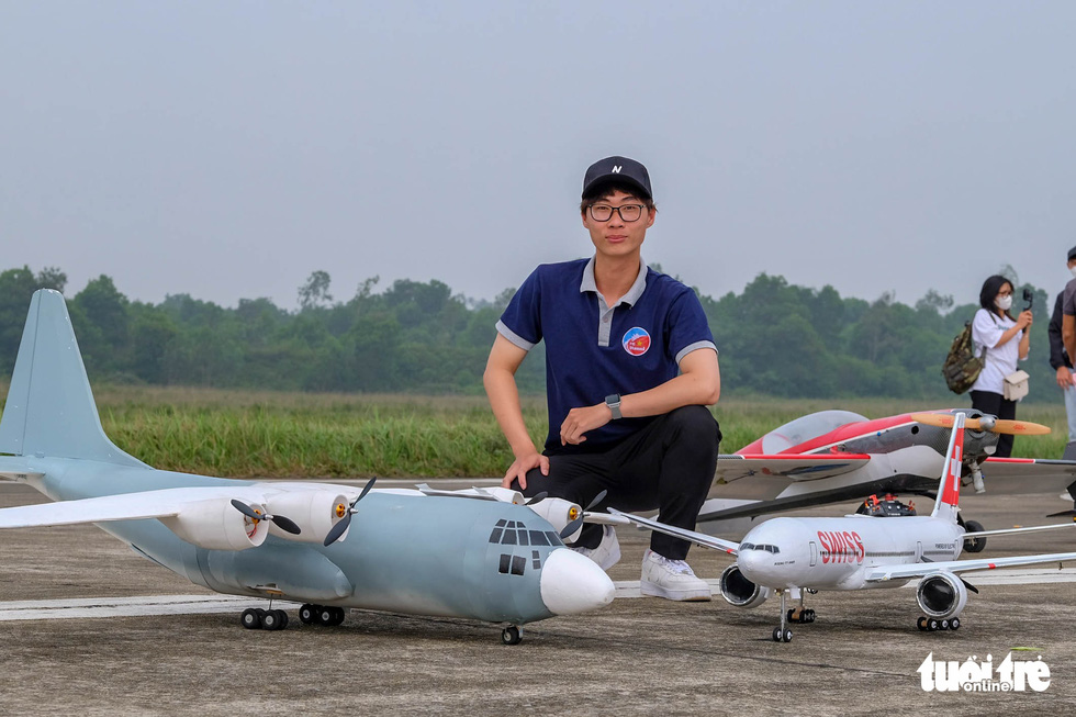 Chiêm ngưỡng dàn máy bay 'khủng' đua nhau tranh tài