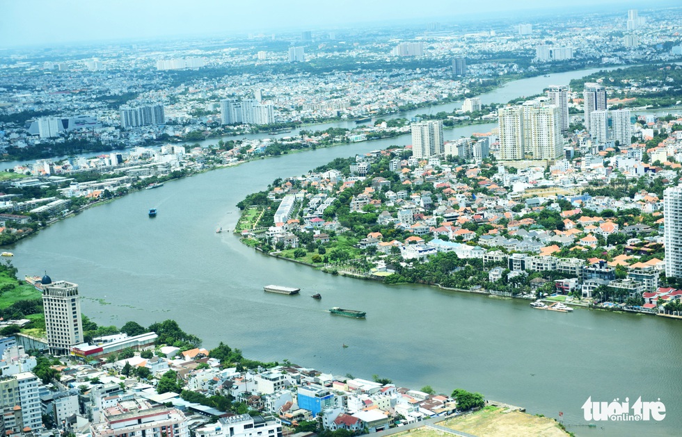 Lễ ở lại TP.HCM chèo SUP, đi buýt sông, ngắm thành phố từ trên cao - Ảnh 2. Lễ ở lại TP.HCM chèo SUP, đi buýt sông, ngắm thành phố từ trên cao - Ảnh 2.