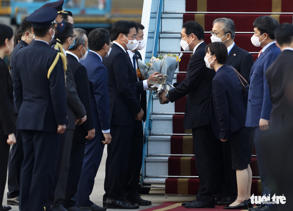 Thủ tướng Nhật Bản Kishida Fumio đã đến Việt Nam - Ảnh 1.