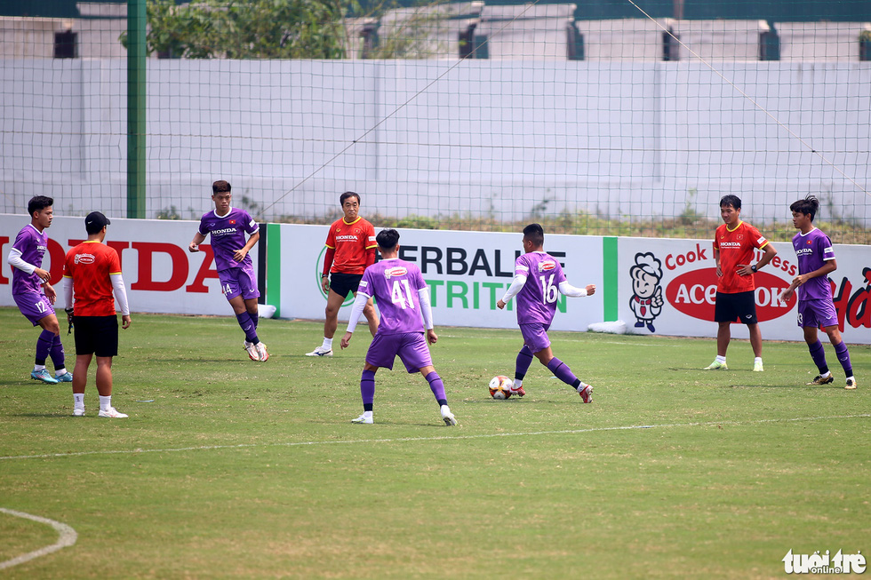 Tuyển U23 Việt Nam chỉ có 6 cầu thủ ở ngày đầu tập luyện - Ảnh 6.