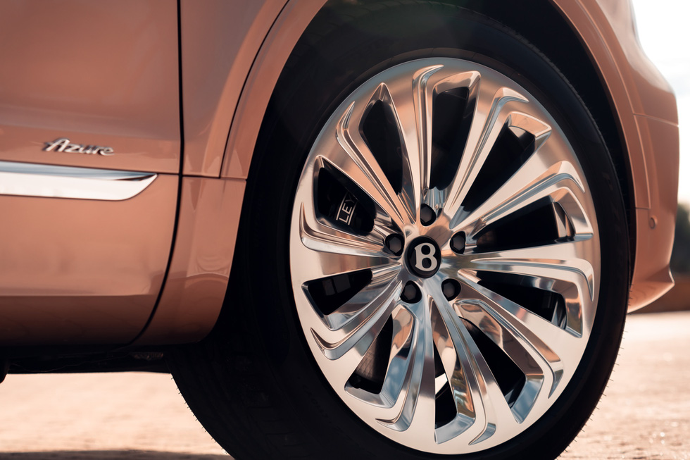 Bentley Bentayga Extended ra mắt: SUV đầu bảng, rộng và nhiều công nghệ nhất của Bentley - Ảnh 13.