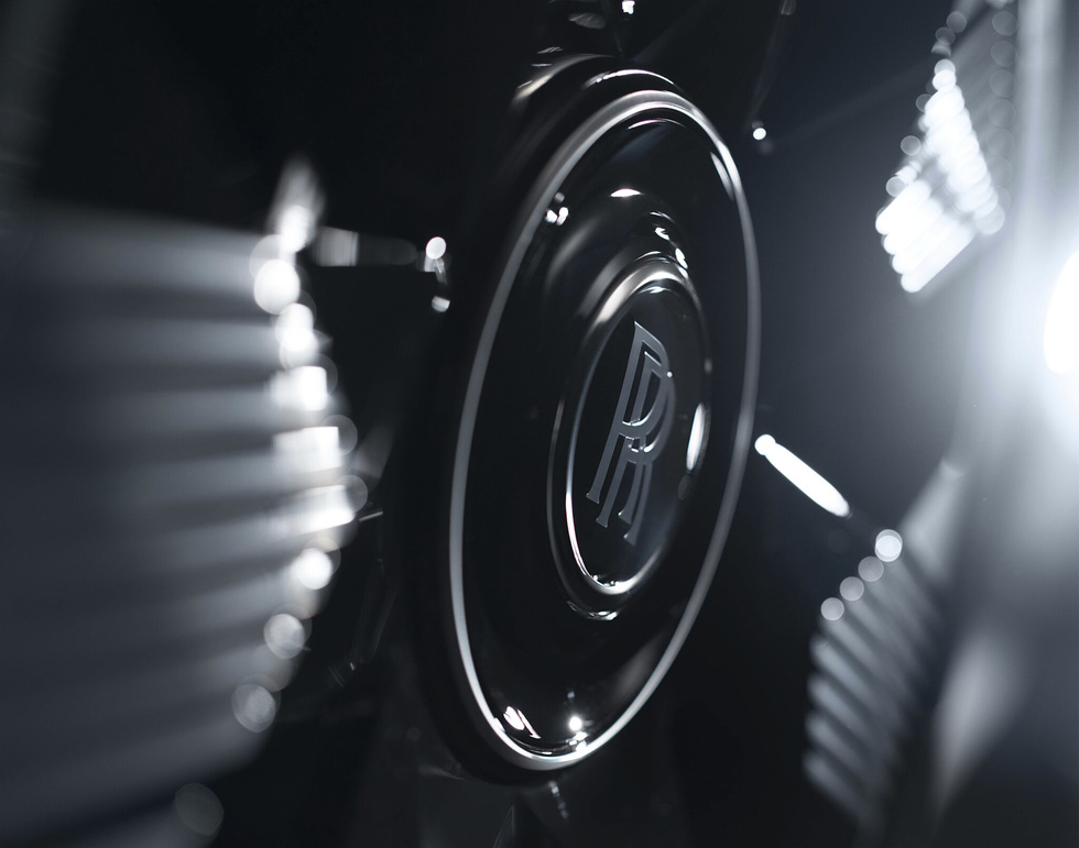 Rolls-Royce Phantom 2023 ra mắt: Tản nhiệt phát sáng, nhiều tùy chọn mới cho giới siêu giàu - Ảnh 7.