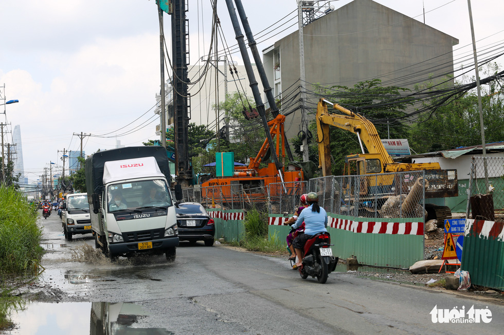 TP Thủ Đức gấp rút hoàn thành dự án nâng cấp đường Lương Định Của - Ảnh 2.